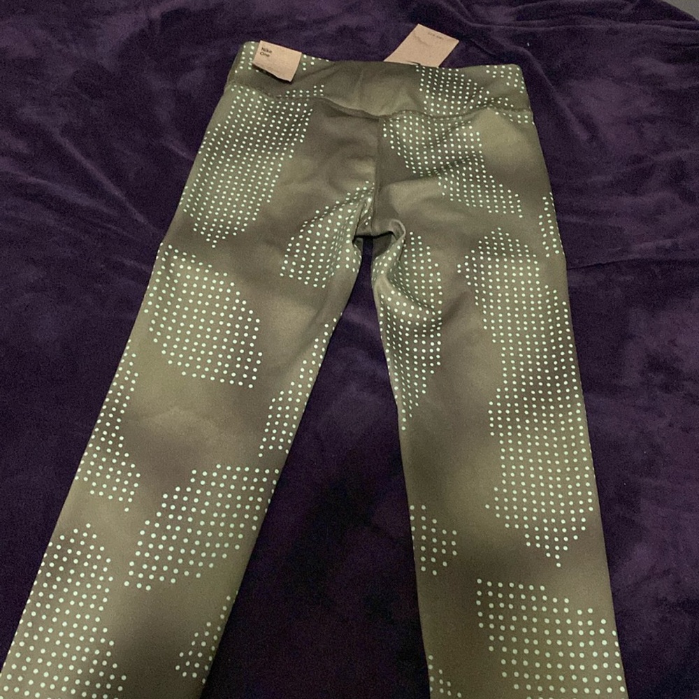 Green Nike leggings